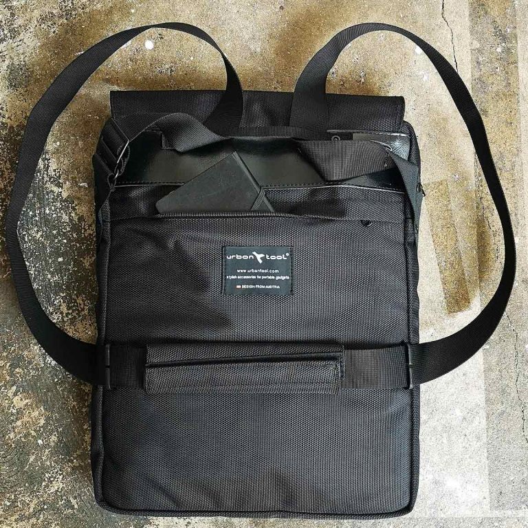 Laptop shoulder bag for 13 -15´´ backpack wearing function - reporterBag